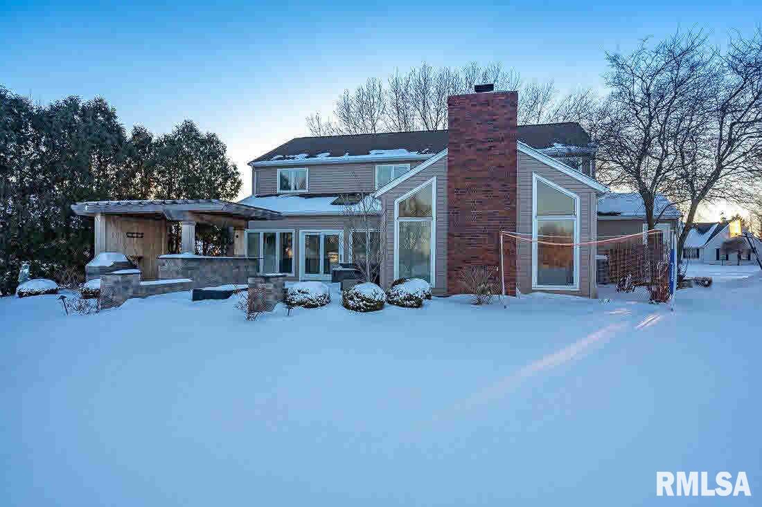 6535 James Road Bettendorf, IA 52722 - Photo 3 of 24 Gallery Image 3