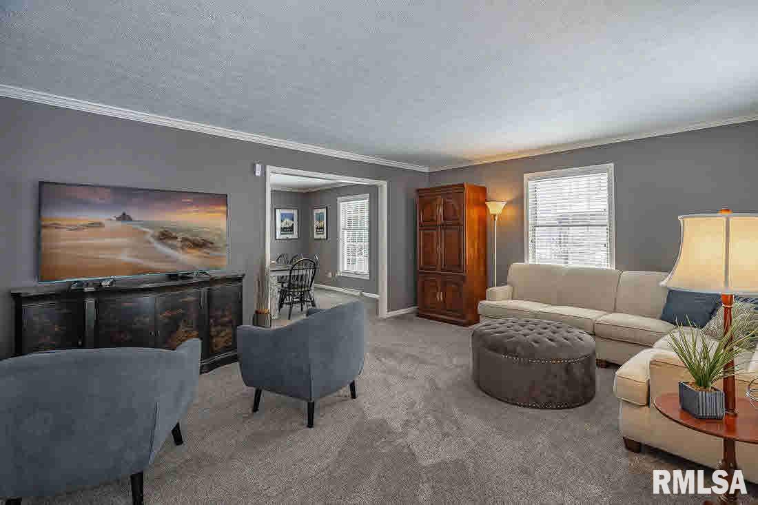 6535 James Road Bettendorf, IA 52722 - Photo 6 of 24 Gallery Image 6