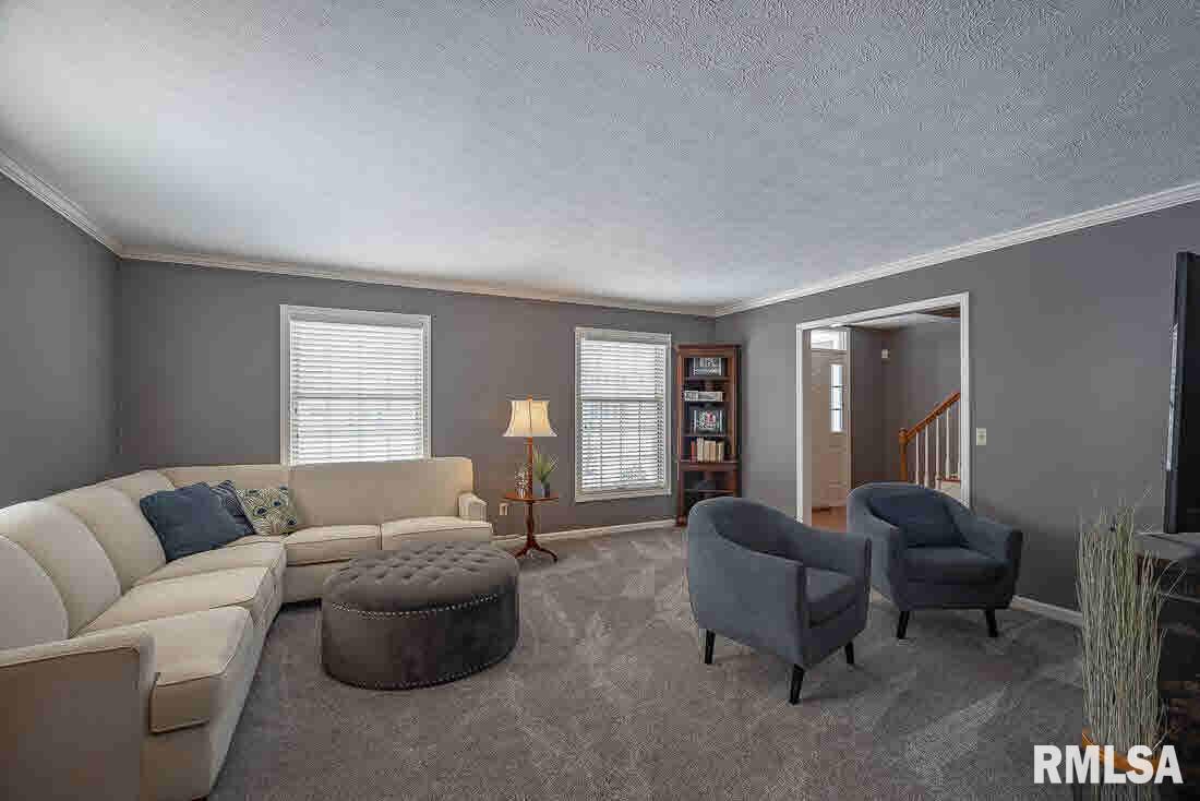 6535 James Road Bettendorf, IA 52722 - Photo 7 of 24 Gallery Image 7