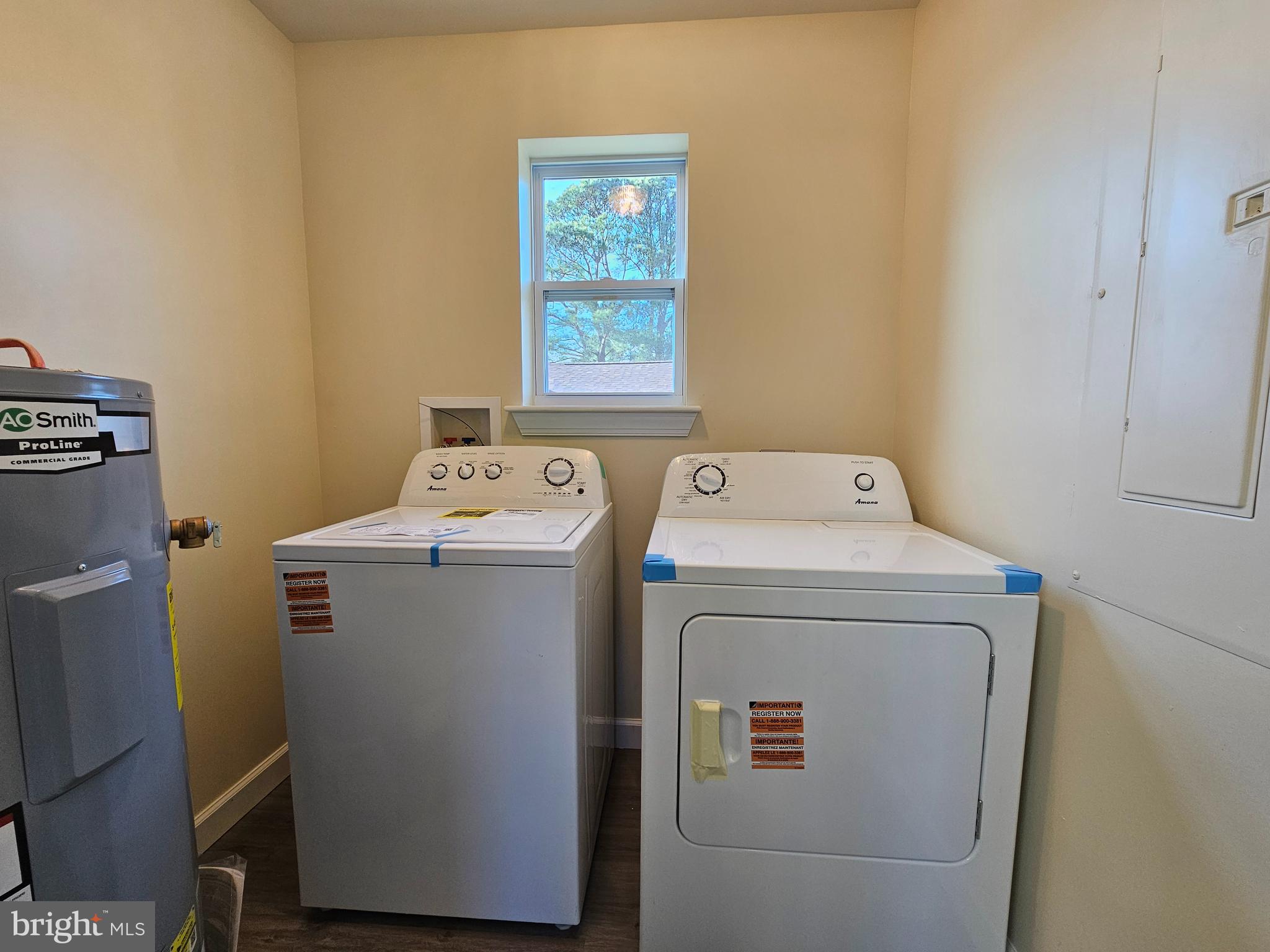 26404 Franklin Road Crisfield, MD 21817 - Photo 18 of 31 a utility room with dryer and washer