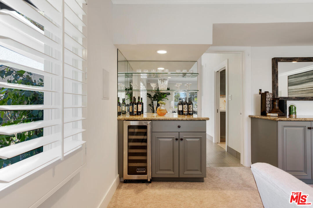 1068 Casiano Road Los Angeles, CA 90049 - Photo 13 of 39