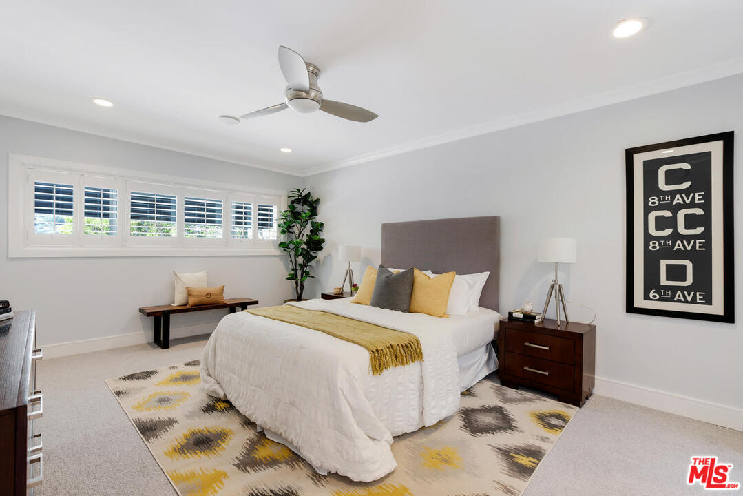 1068 Casiano Road Los Angeles, CA 90049 - Photo 16 of 39
