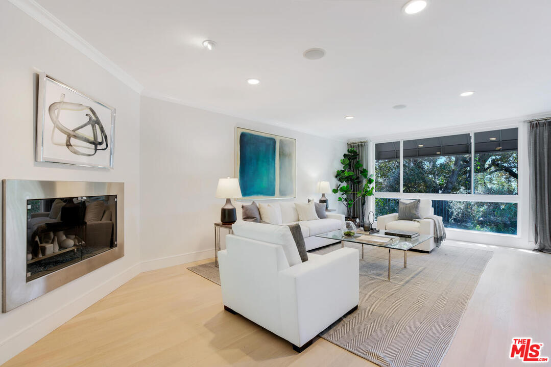 1068 Casiano Road Los Angeles, CA 90049 - Photo 3 of 39