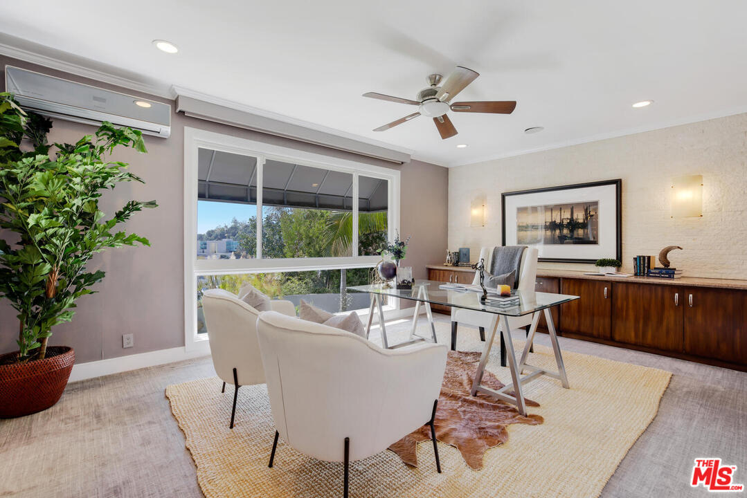 1068 Casiano Road Los Angeles, CA 90049 - Photo 23 of 39