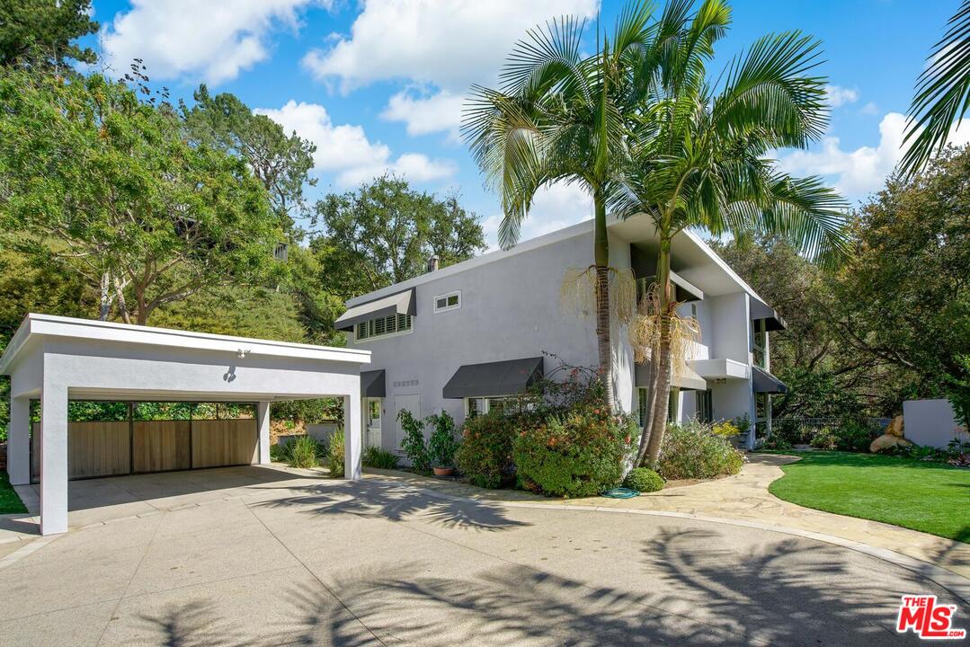 1068 Casiano Road Los Angeles, CA 90049 - Photo 26 of 39