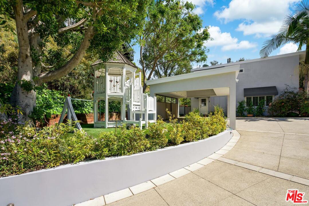 1068 Casiano Road Los Angeles, CA 90049 - Photo 39 of 39