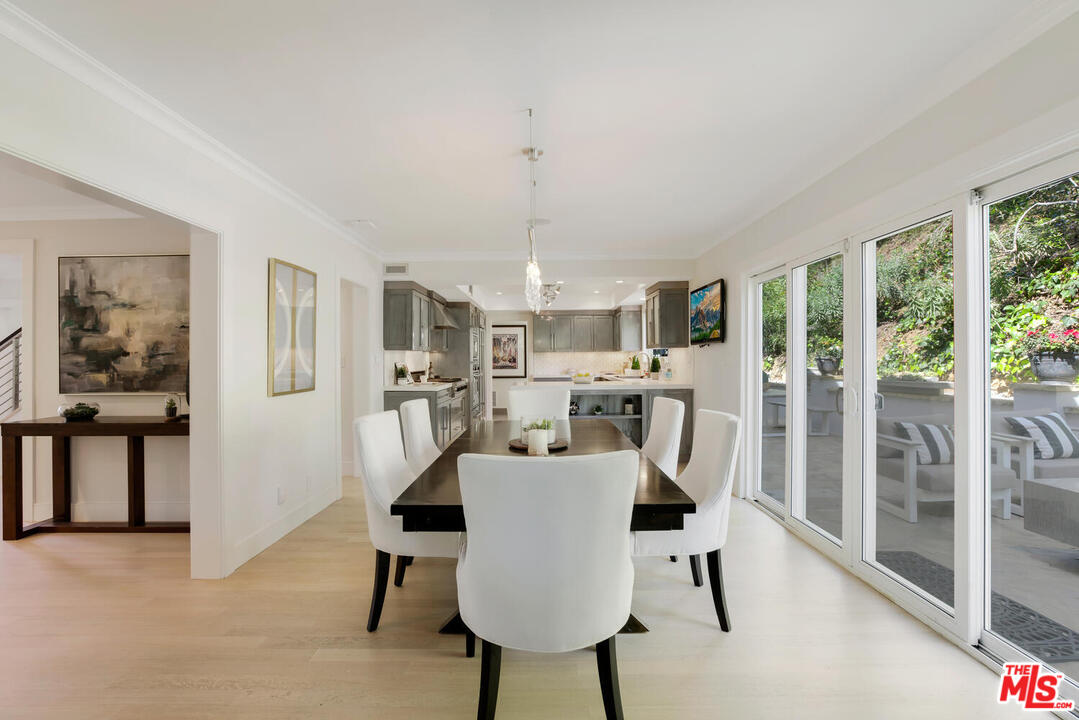 1068 Casiano Road Los Angeles, CA 90049 - Photo 5 of 39