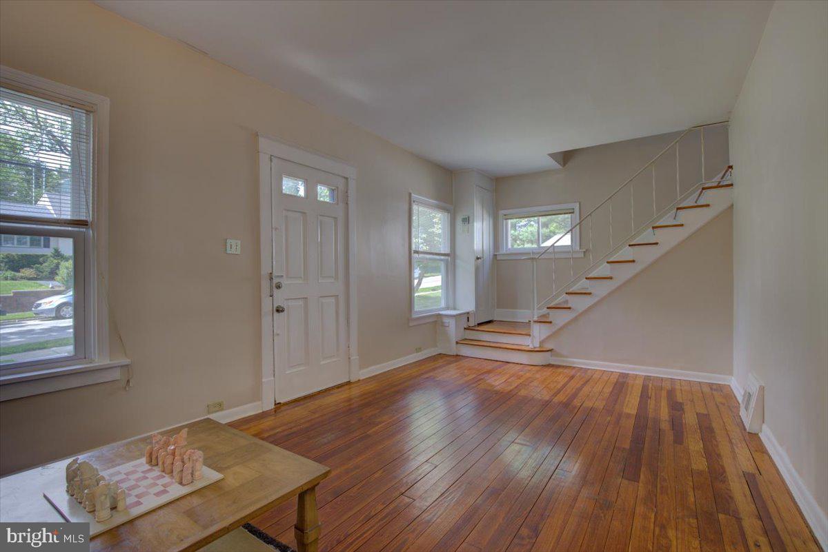 901 Beechwood Road Havertown, PA 19083 - Photo 5 of 30 Gallery Image 5