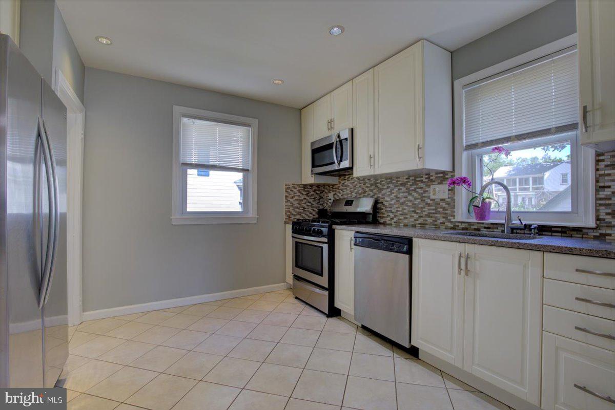 901 Beechwood Road Havertown, PA 19083 - Photo 8 of 30 Gallery Image 8