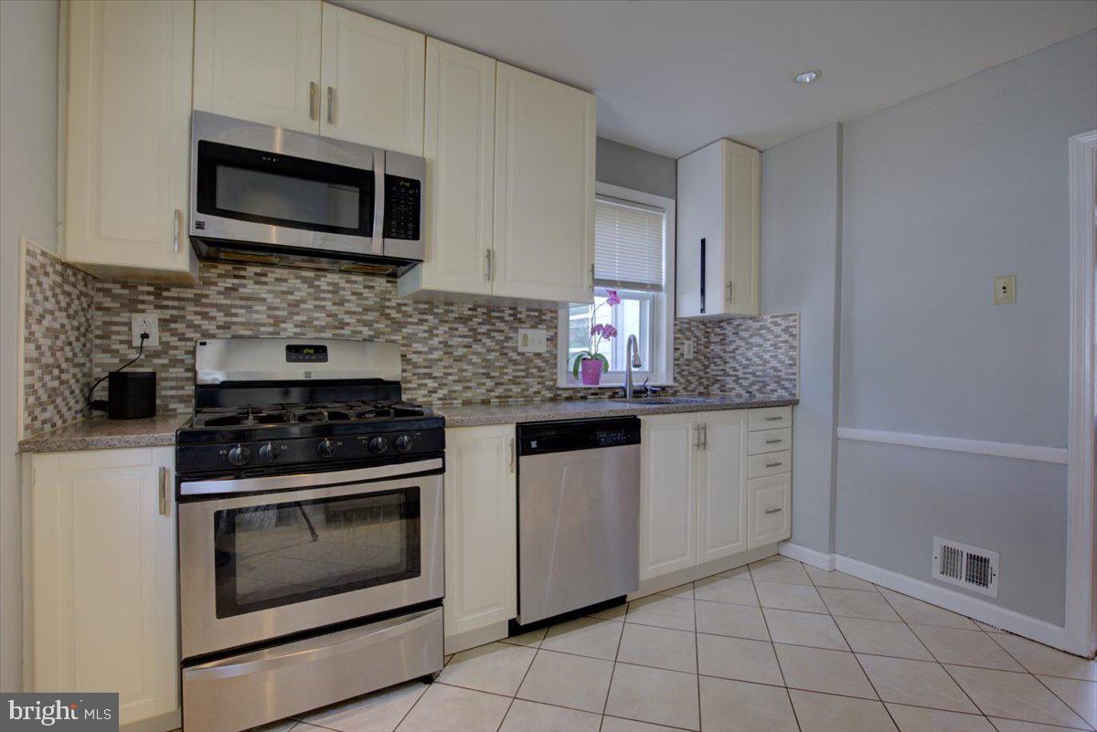 901 Beechwood Road Havertown, PA 19083 - Photo 10 of 30 Gallery Image 10