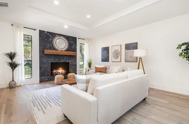 $960,000 | 6402 Lakewood Boulevard, Dallas, TX 75214