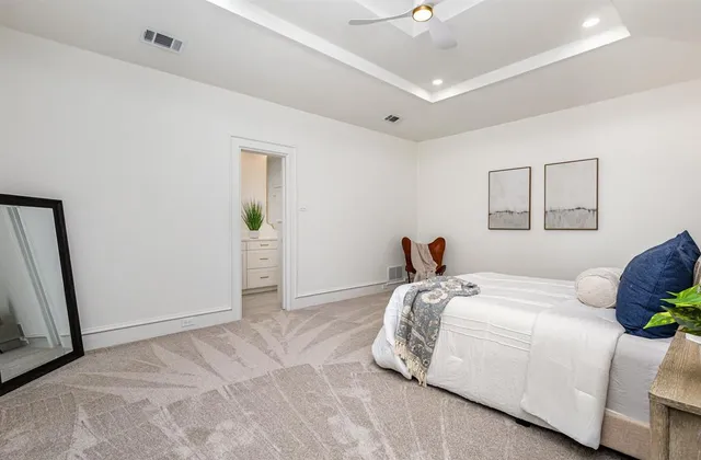 $960,000 | 6402 Lakewood Boulevard, Dallas, TX 75214