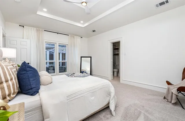 $960,000 | 6402 Lakewood Boulevard, Dallas, TX 75214