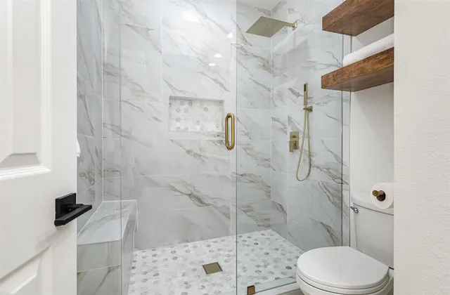 $960,000 | 6402 Lakewood Boulevard, Dallas, TX 75214