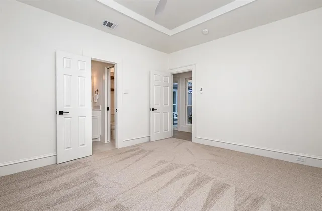 $960,000 | 6402 Lakewood Boulevard, Dallas, TX 75214