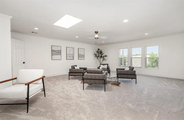 $960,000 | 6402 Lakewood Boulevard, Dallas, TX 75214