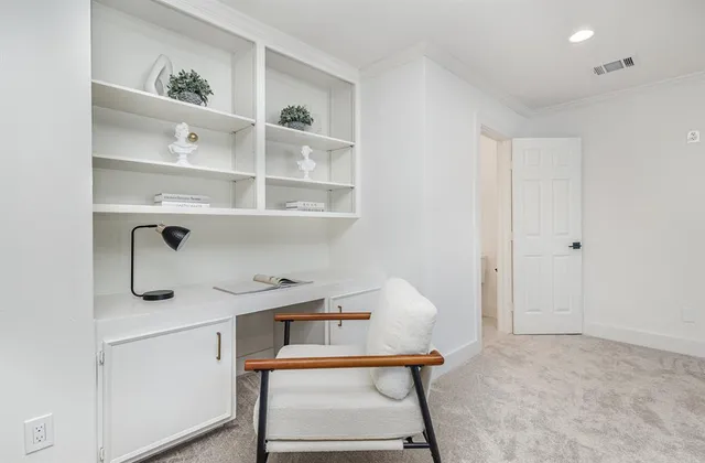 $960,000 | 6402 Lakewood Boulevard, Dallas, TX 75214