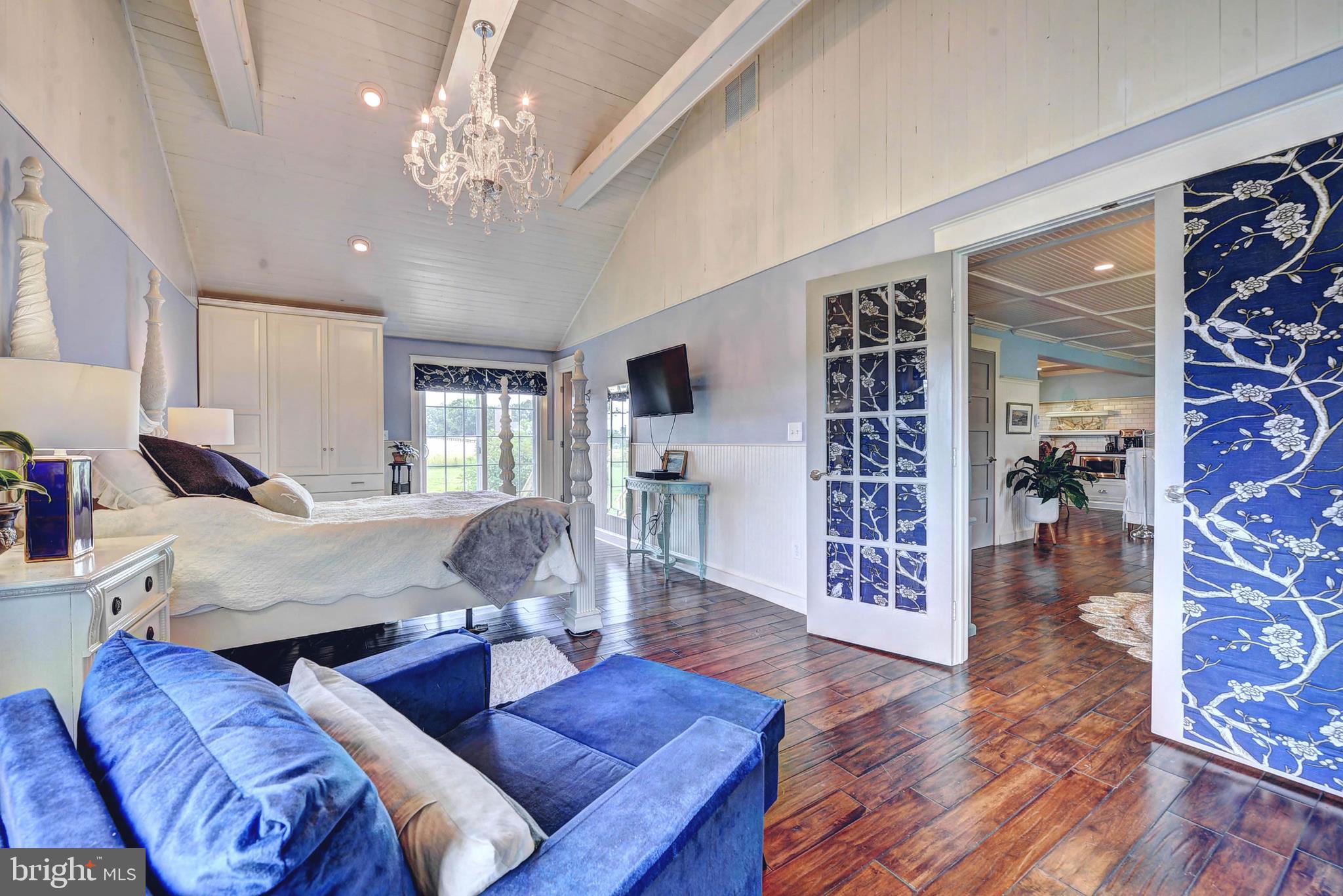 35112 Bloomfield Road Round Hill, VA 20141 - Photo 26 of 41 Gleaming Hardwoods & Vaulted Ceilings