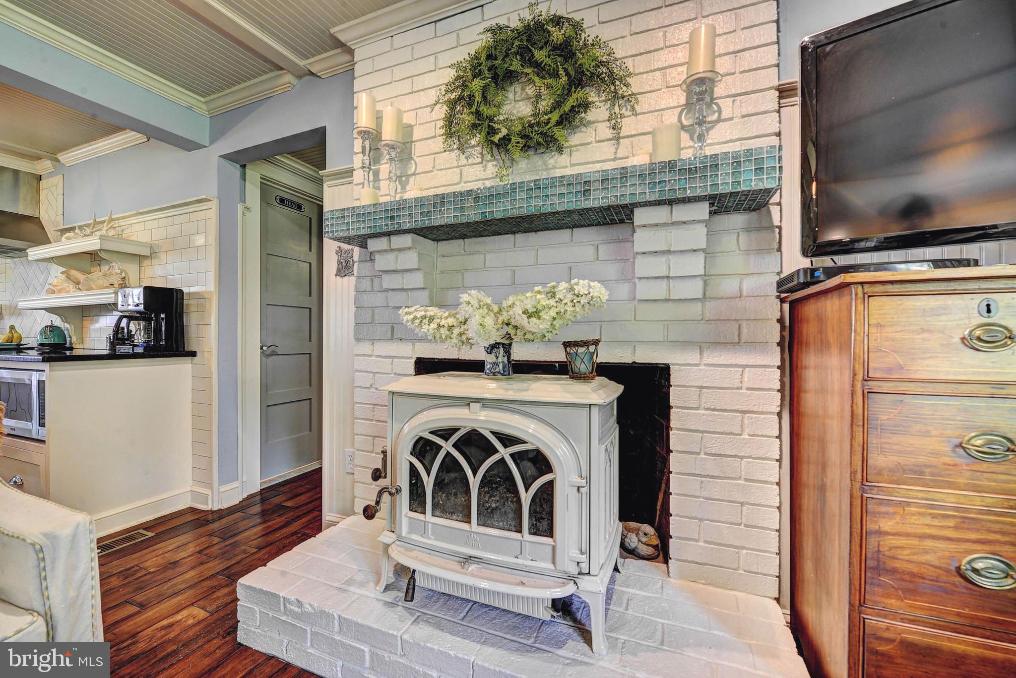 35112 Bloomfield Road Round Hill, VA 20141 - Photo 9 of 41 Swedish Jotul Woodstove