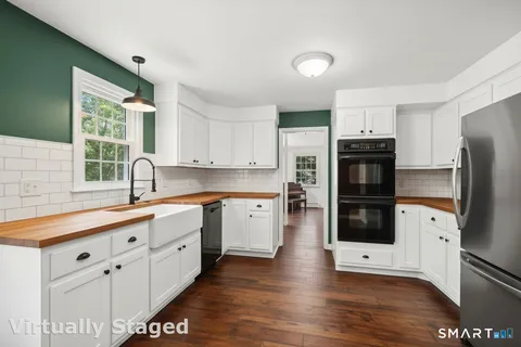 $899,000 | 170 Sky Meadow Drive, Stamford, CT 06903