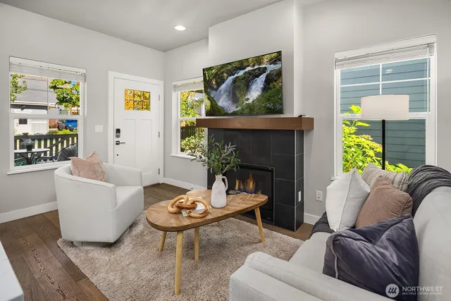 $930,500 | 22773 Southeast 14th Court, Unit 10, Sammamish, WA 98075