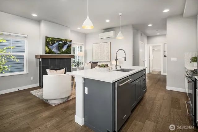 $930,500 | 22773 Southeast 14th Court, Unit 10, Sammamish, WA 98075