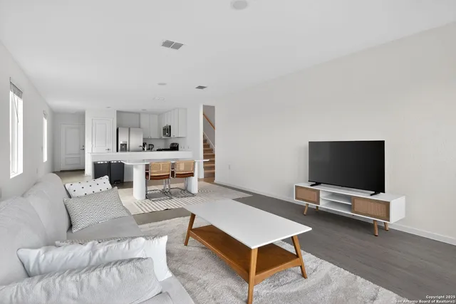 $800 | 1451 Neria Loop, San Antonio, TX 78224