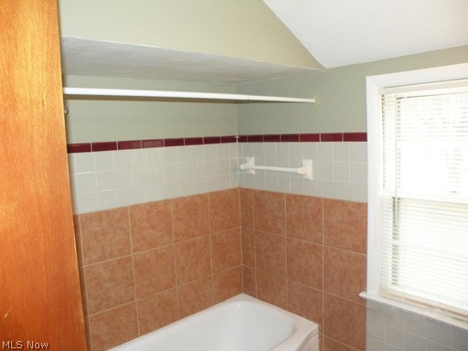 633 Quilliams Road Cleveland, OH 44121 - Photo 15 of 24