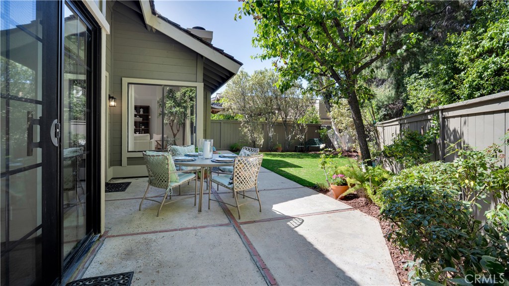 65 Pinewood, Unit 33 Irvine, CA 92604 - Photo 24 of 41 Lets go outside!