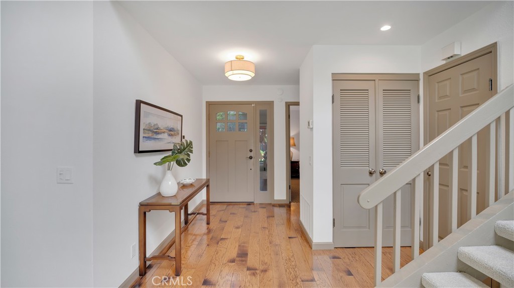 65 Pinewood, Unit 33 Irvine, CA 92604 - Photo 4 of 41 Hardwood floor in the foyer