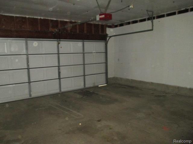 5089 Middleboro Road Grand Blanc, MI 48439 - Photo 19 of 25 Garage Interior.jpg