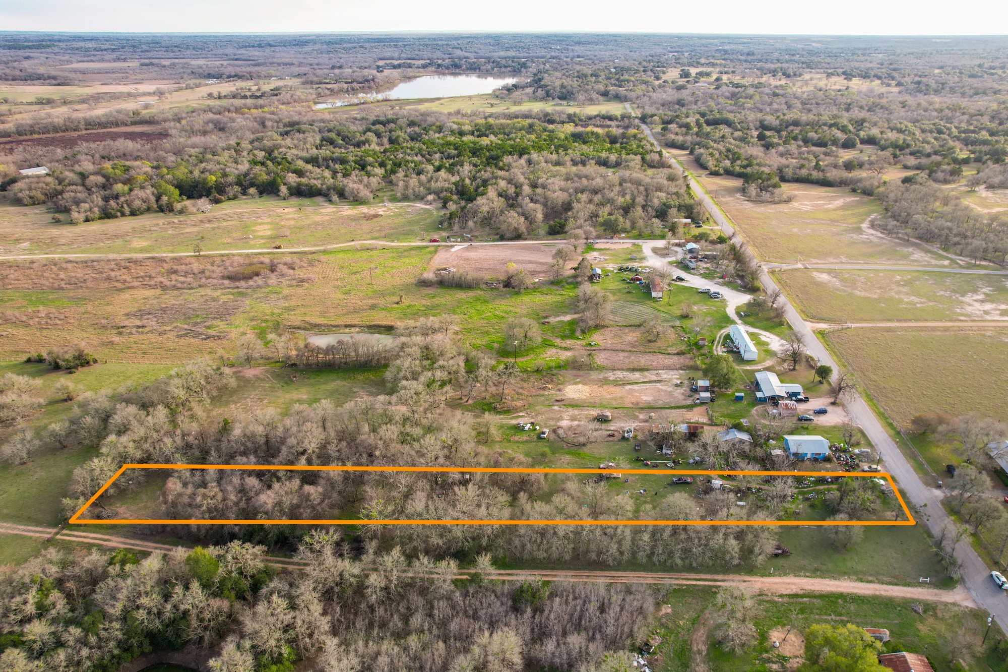 269 Old Lake Road Smithville, TX 78957 - Photo 8 of 16 a view of an ocean