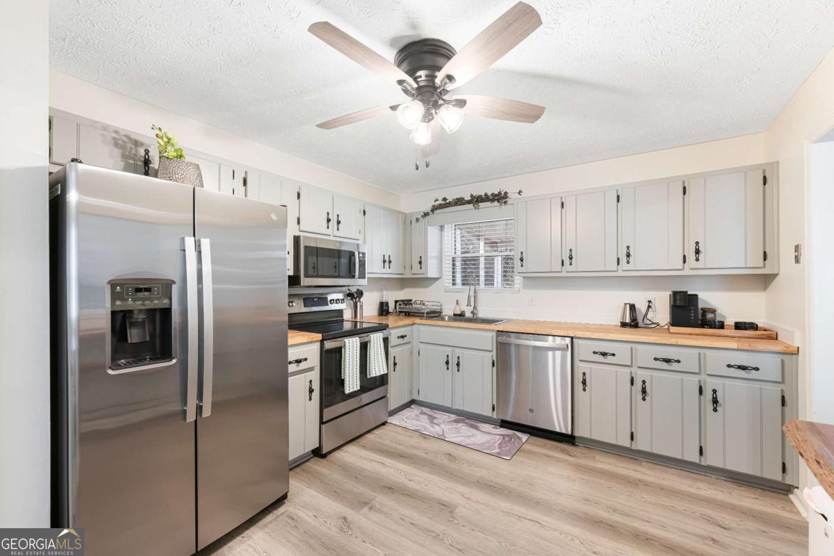 1426 Raintree Drive Southwest Snellville, GA 30078 - Photo 13 of 37