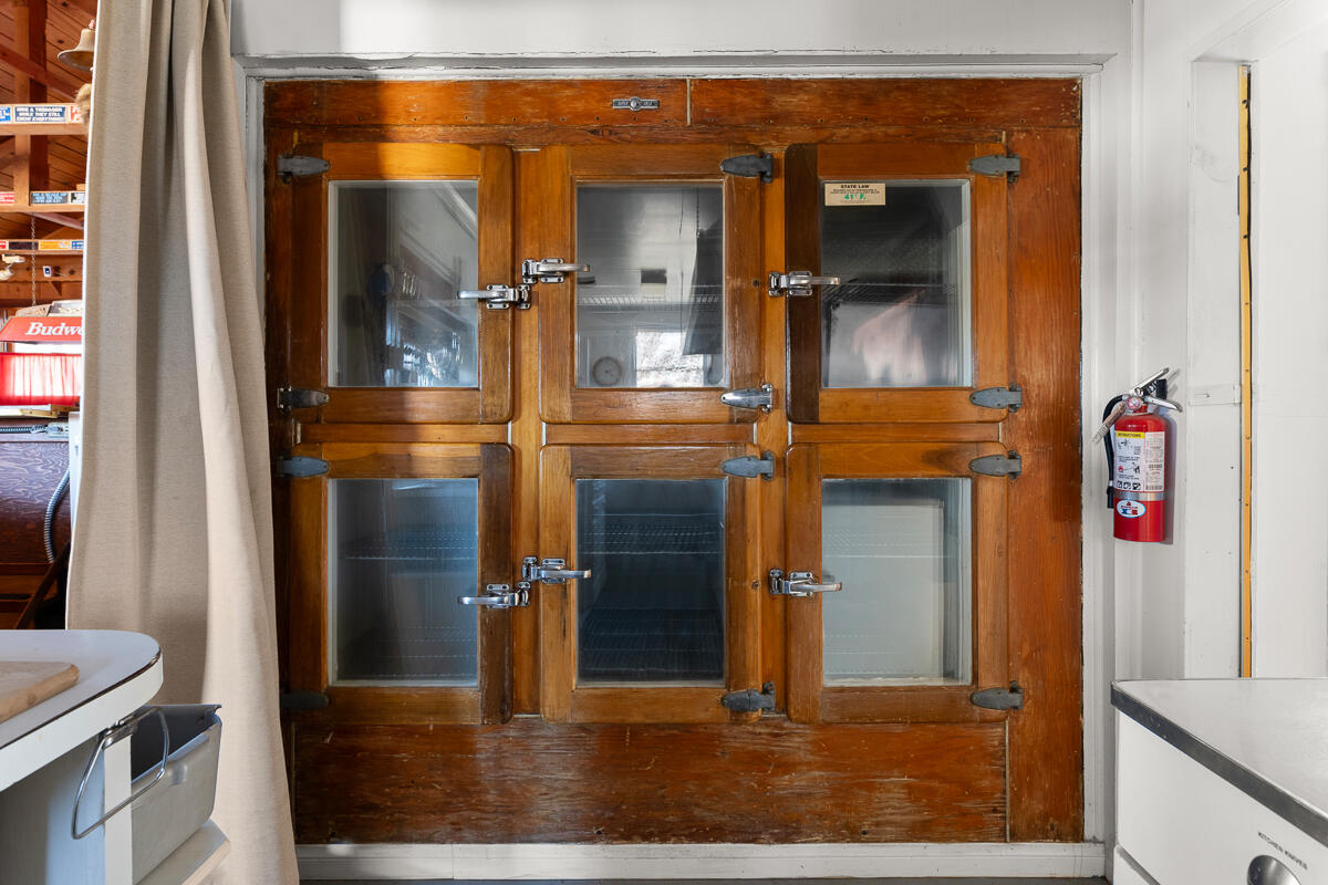 28511 Maricopa Highway Maricopa, CA 93252 - Photo 17 of 62 Cafe Cooler Room