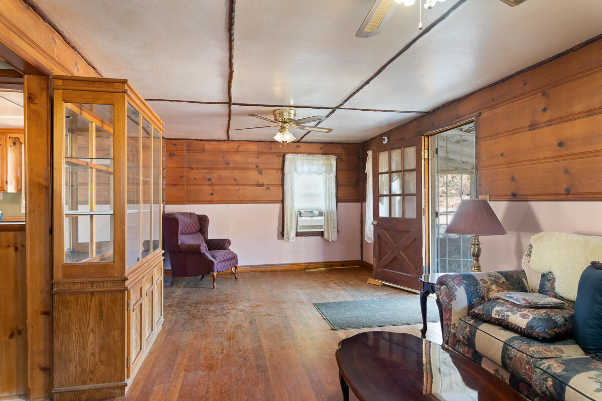 28511 Maricopa Highway Maricopa, CA 93252 - Photo 26 of 62 The House - Entry