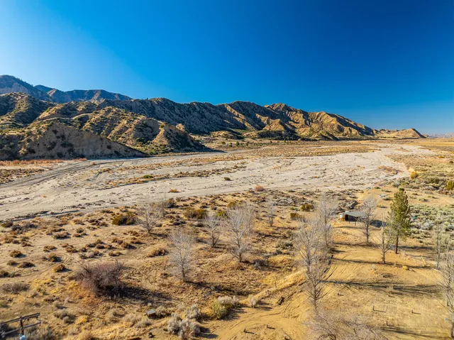 $1,225,000 | 28511 Maricopa Highway, Maricopa, CA 93252