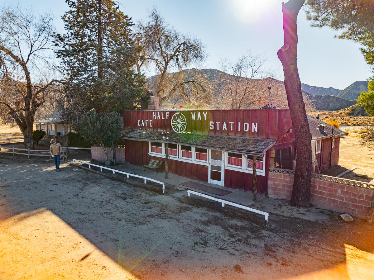 28511 Maricopa Highway Maricopa, CA 93252 - Photo 60 of 62 Lots of fond memories at The Halfway!