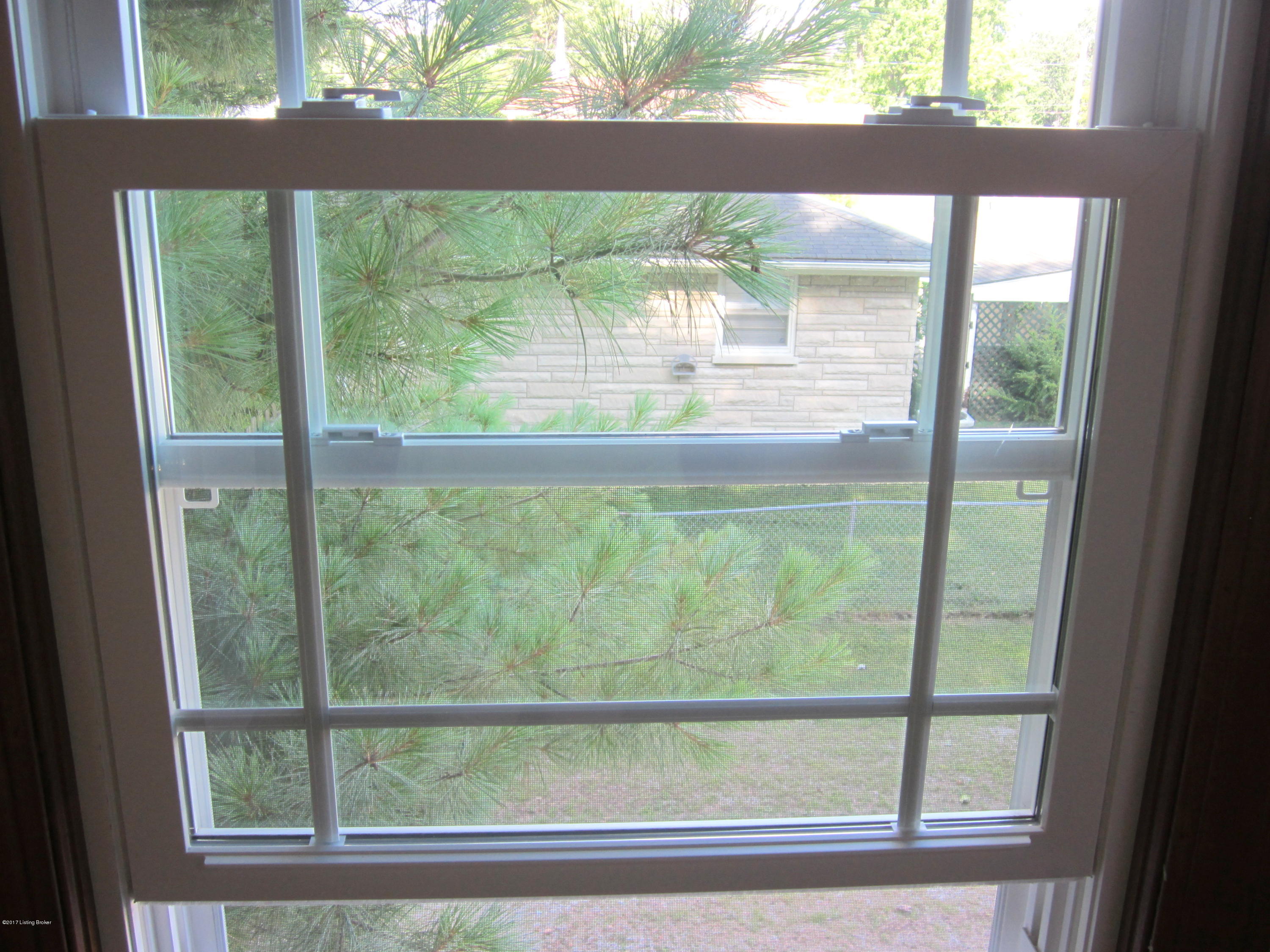 5123 Cane Run Road Louisville, KY 40216 - Photo 20 of 45 cane run replacement windows