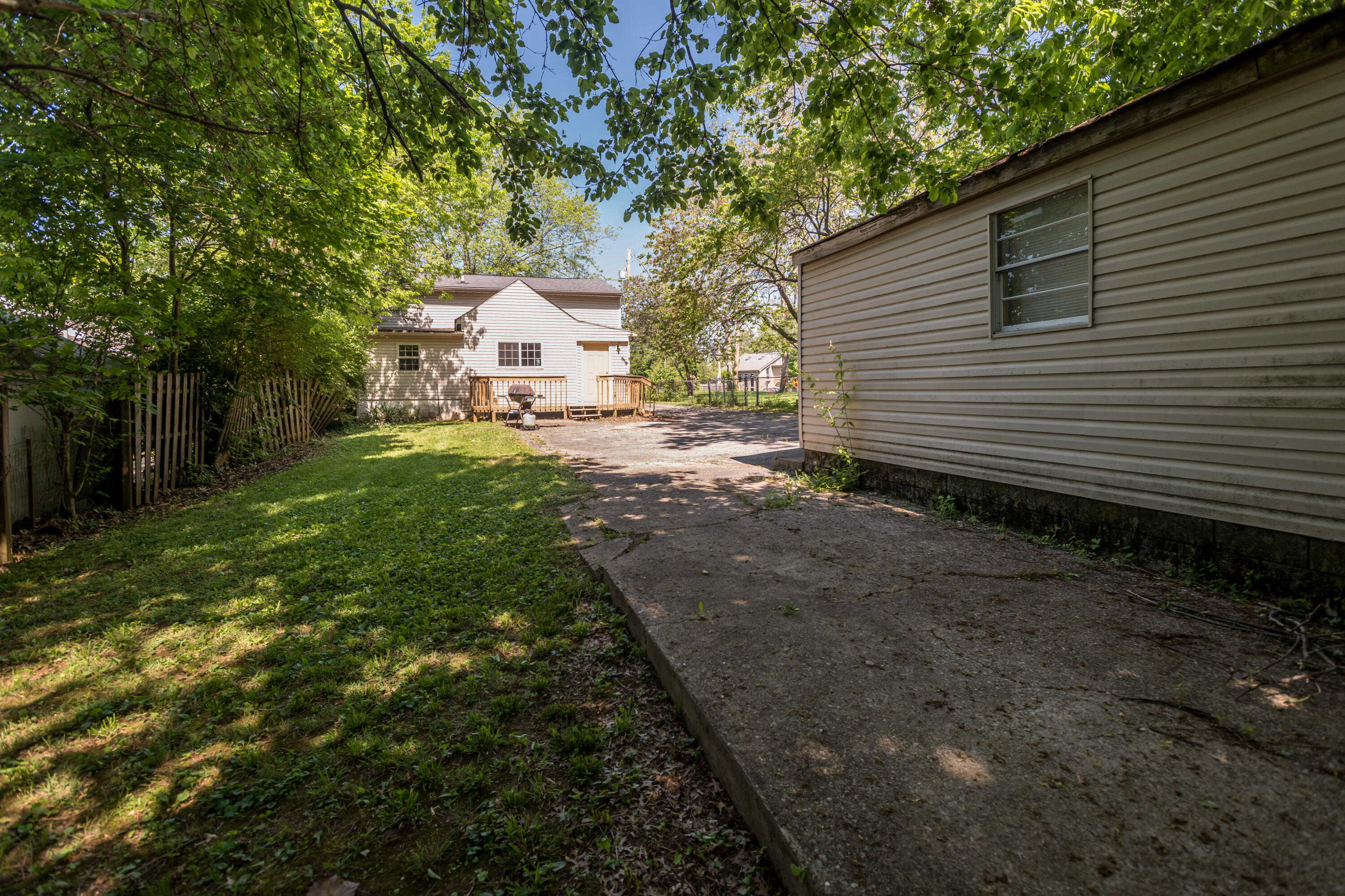 414 Stone Road Lexington, KY 40503 - Photo 4 of 20 StoneRd414-6