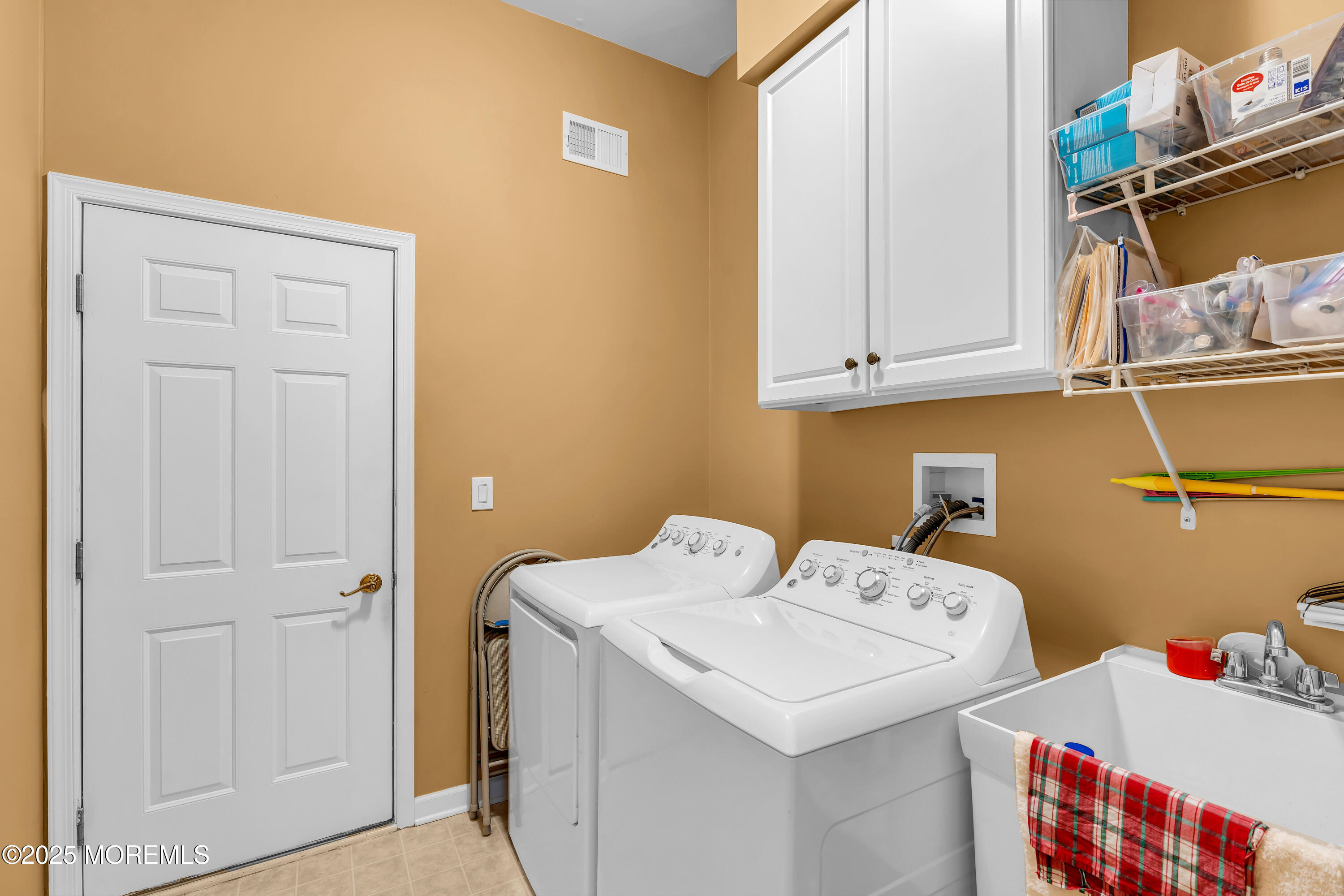 4 Exeter Drive Freehold, NJ 07728 - Photo 53 of 54 042_dsc04201_293