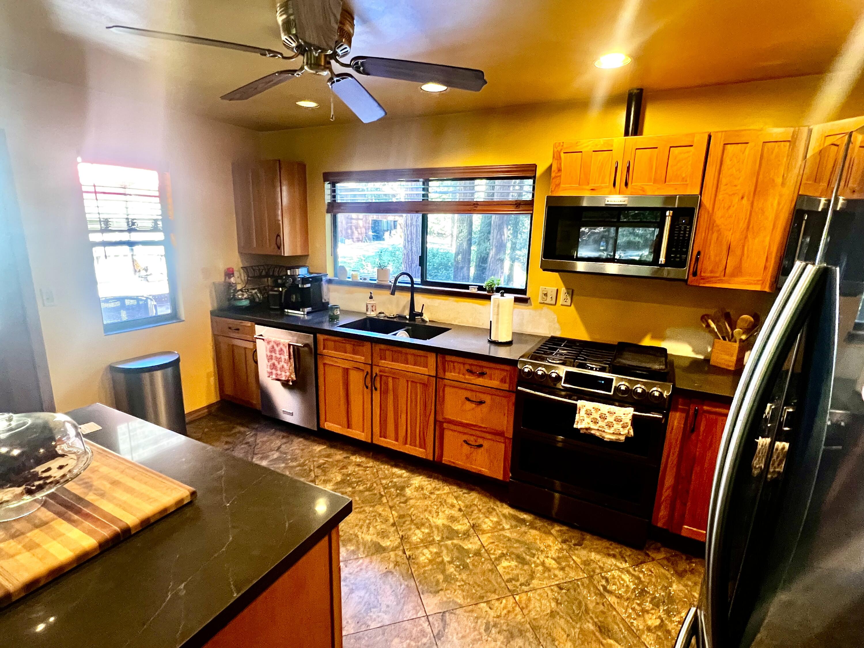 2400 Twin Trees Road Garberville, CA 95542 - Photo 46 of 56