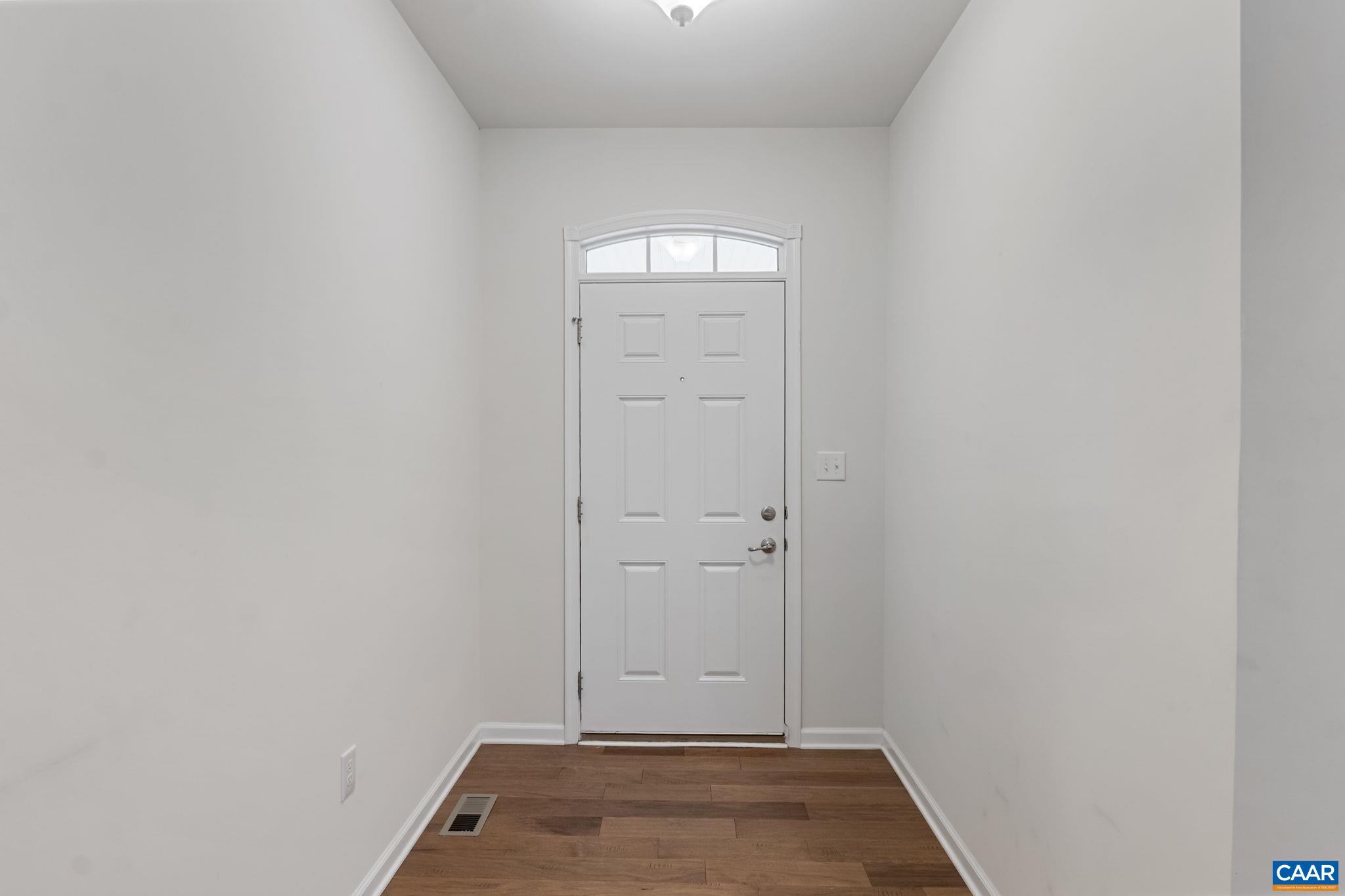 281 Manor Boulevard Palmyra, VA 22963 - Photo 4 of 31