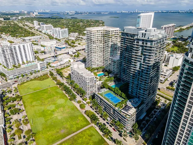 $3,900 | 121 Northeast 34th Street, Unit 3003, Miami, FL 33137