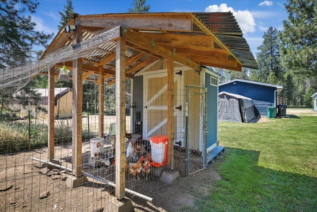 40522 North Hardesty Road Elk, WA 99009 - Photo 28 of 34