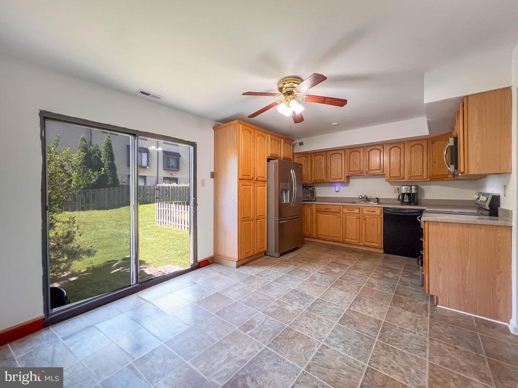 3470 East Gate Place Holland, PA 18966 - Photo 7 of 35 Slider to rear yard