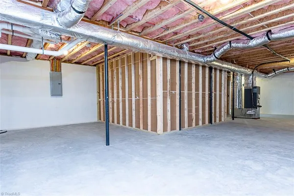 $399,000 | 129 East Oakdale Street, Mount Airy, NC 27030