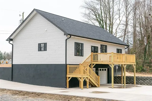 $399,000 | 129 East Oakdale Street, Mount Airy, NC 27030