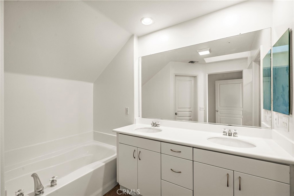 4 Bloomington Street Ladera Ranch, CA 92694 - Photo 20 of 20 Gallery Image 20