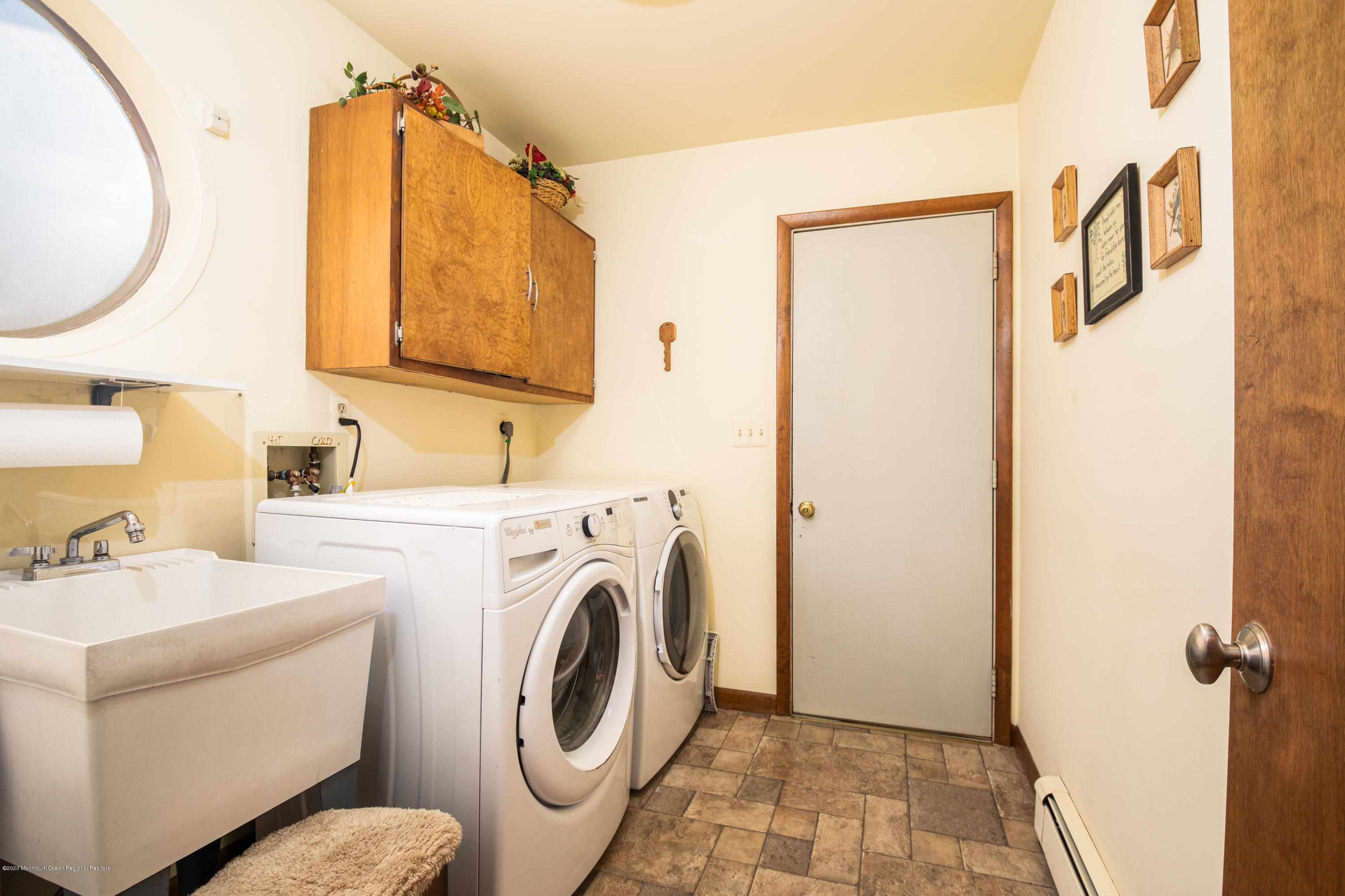 33 Fox Hill Road Lafayette, NJ 07848 - Photo 20 of 35 Laundry Room