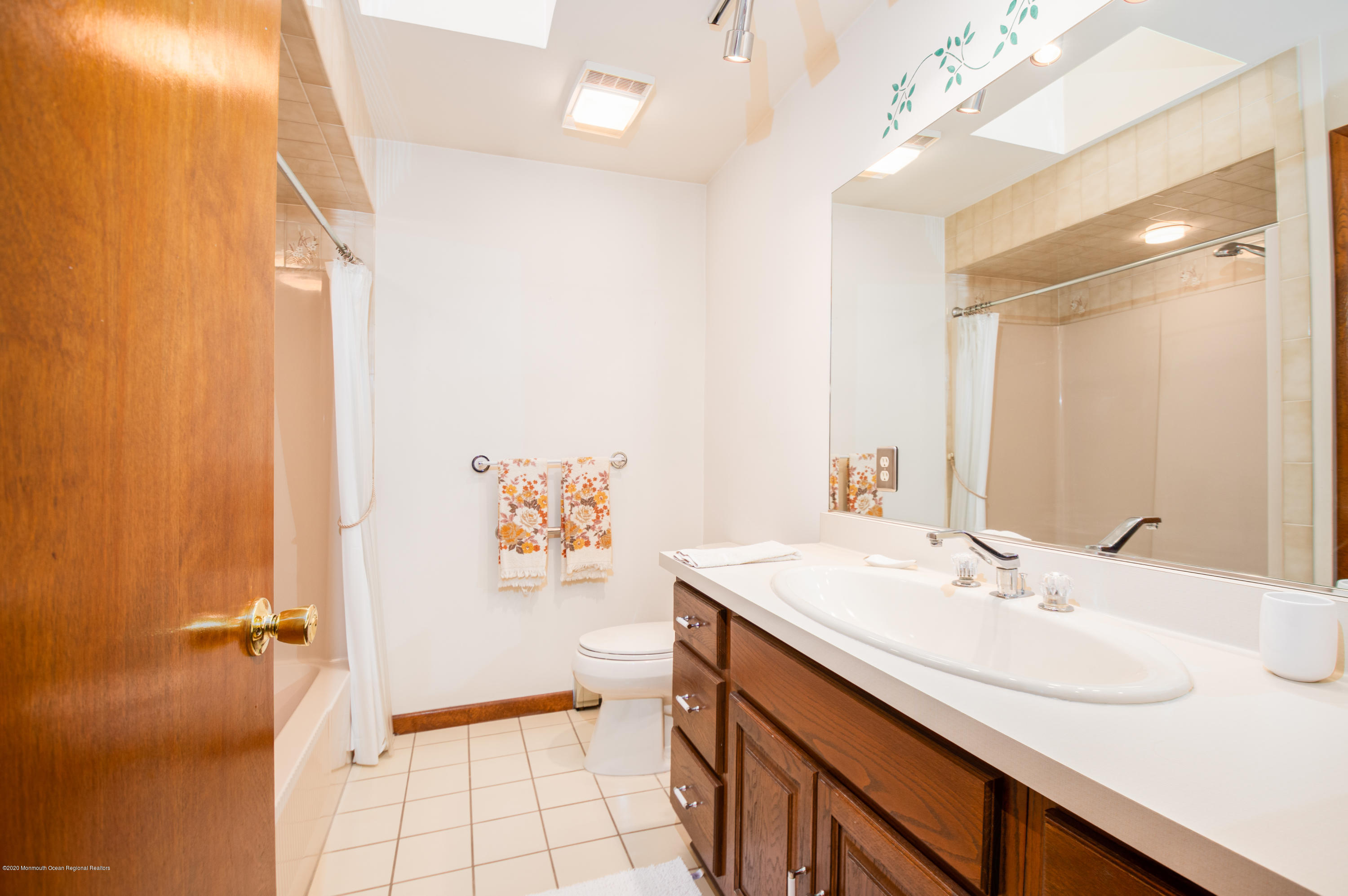 33 Fox Hill Road Lafayette, NJ 07848 - Photo 24 of 35 Full Bath